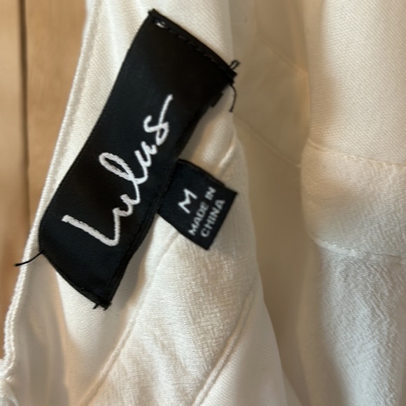 Like New Lulus White Romper Size M - Picture 5 of 5